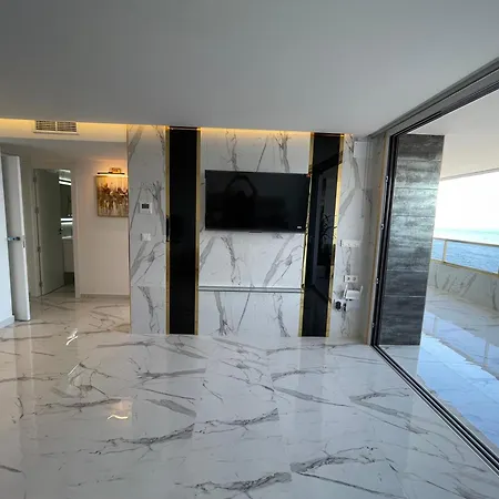 Panoramico Principado Marina Apartment *